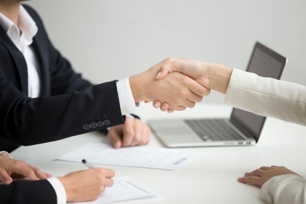 Trí Luật luôn đặt quyền lợi của khách hàng lên trên hết